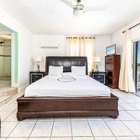 Waterside Home, Shaded Whirlpool Spa, Outdoor Dining, Smart Tv, Amazon Prime Five Cays Settlement Екстериор снимка