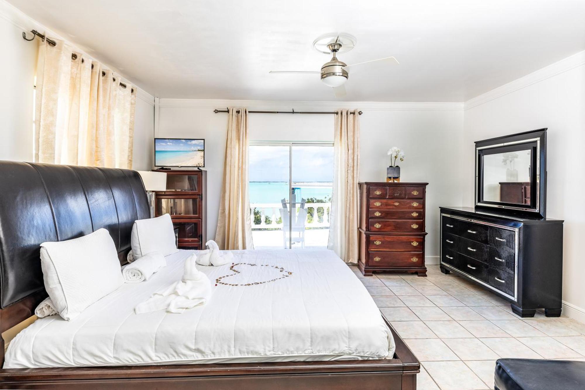 Waterside Home, Shaded Whirlpool Spa, Outdoor Dining, Smart Tv, Amazon Prime Five Cays Settlement Екстериор снимка